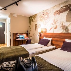 Standard Zimmer mit zwei Einzelbetten
